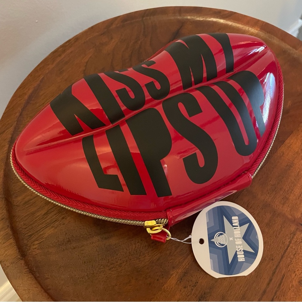 Body Shop Lip-Shaped Pouch